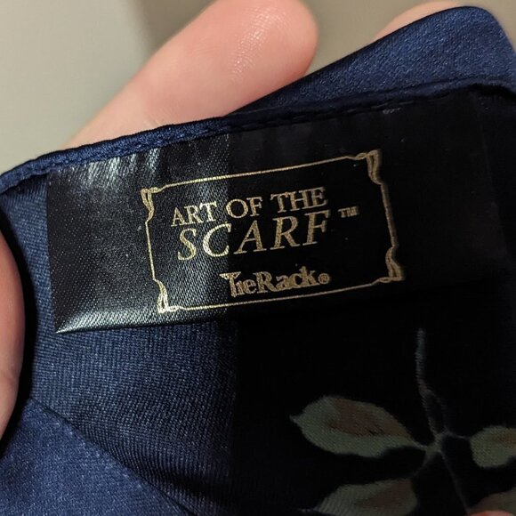 London Art of the Scarf by The Rack Nordstrom Buckingham Piccadilly Big Ben UK - Picture 8 of 9